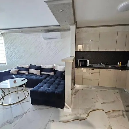 Appartement Small Flat - Walk To Station & Cathedral Varna