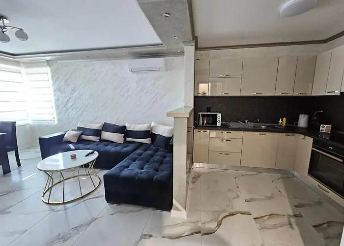 Apartment Small Flat - Walk To Station & Cathedral Varna